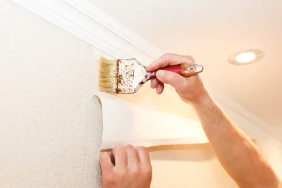 Pose de papier peint à Tieste-Uragnoux — revêtements muraux et toiles de verre